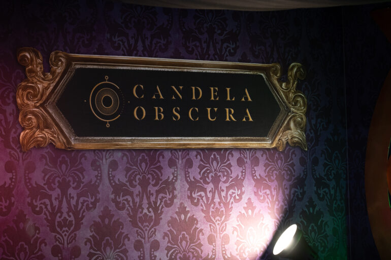 Düstere Stimmung am Messestand von Candela Obscura.
